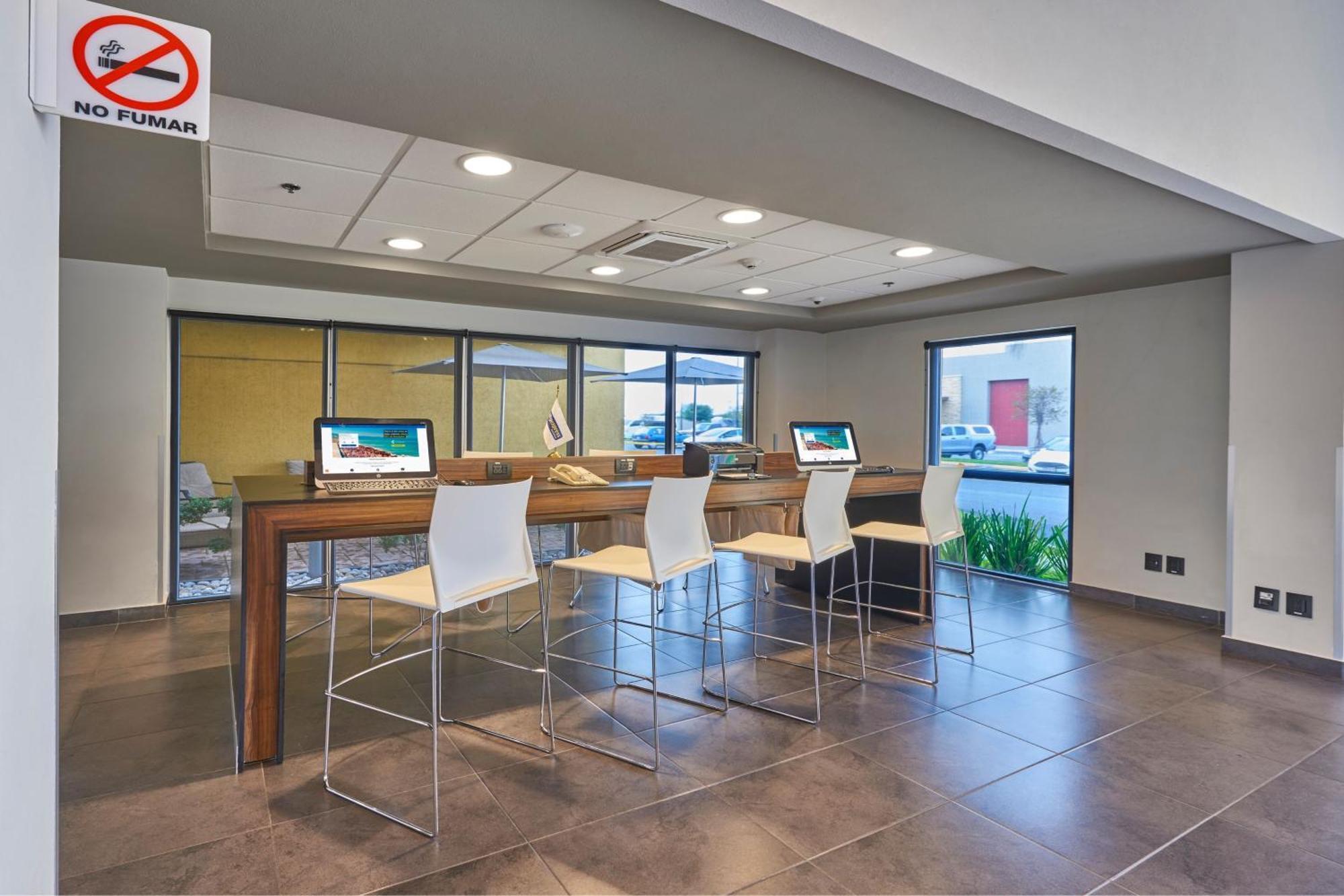 City Express By Marriott Monterrey Norte Rancho Los Encinitos Ngoại thất bức ảnh
