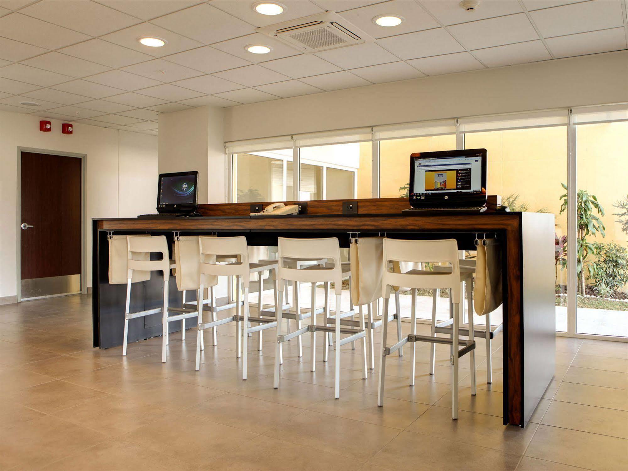 City Express By Marriott Monterrey Norte Rancho Los Encinitos Ngoại thất bức ảnh
